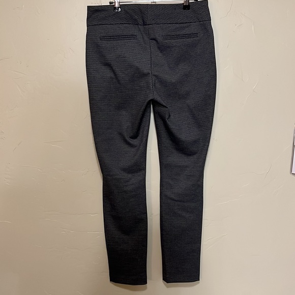 Flattering Houndstooth Slacks - Picture 3 of 4